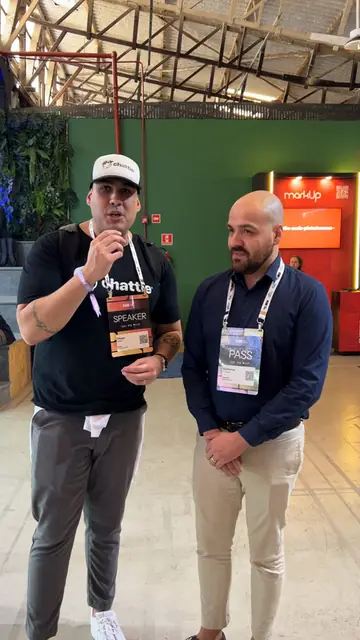 Guilherme Teixeira recording a video testimonial